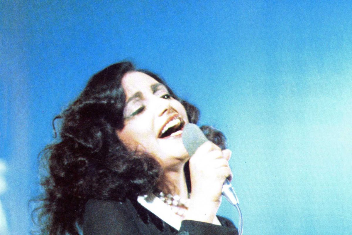 MIA MARTINI DURANTE LA REGISTRAZIONE DELLO SPECIAL CHE VUOI CHE SIA... SE T'HO ASPETTATO TANTO (1976)