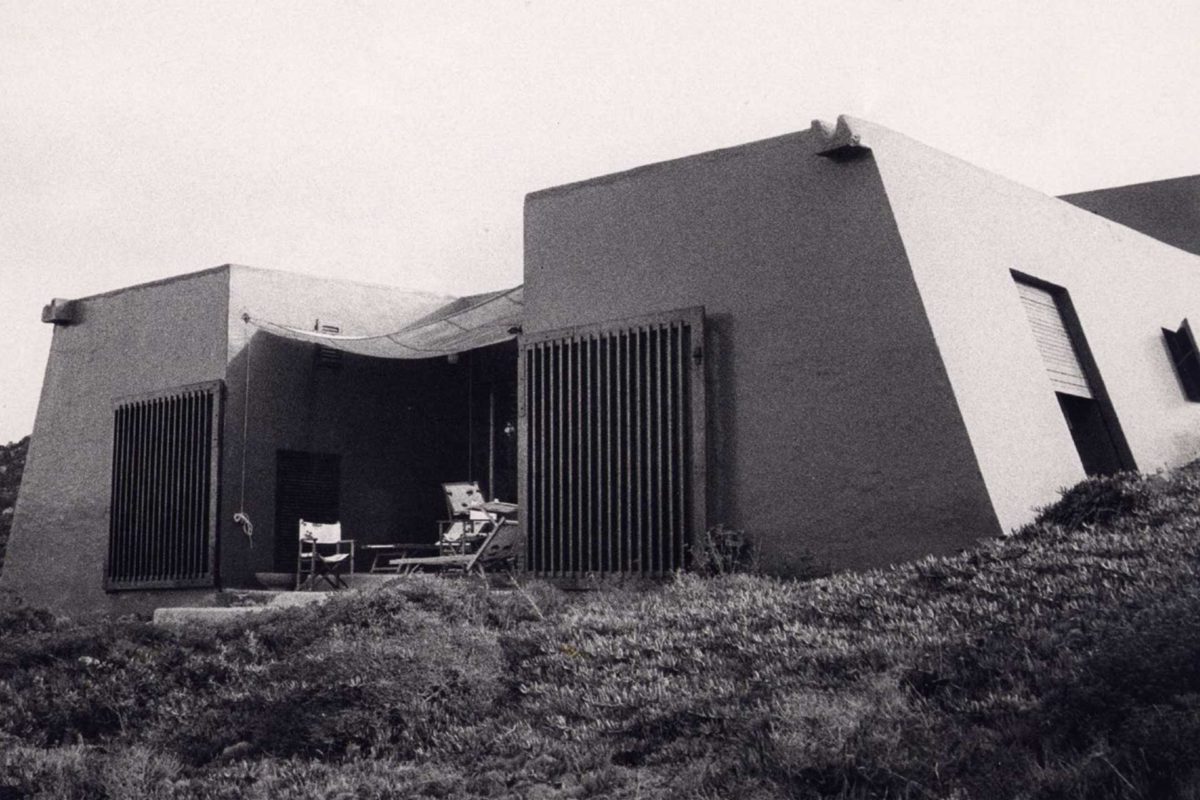 LA CASA BUNKER DI CINI BOERI REALIZZATA NEL 1967 ALL'ISOLA DELLA MADDALENA IN SARDEGNA, FOTO DI GIOVANNA NUVOLETTI