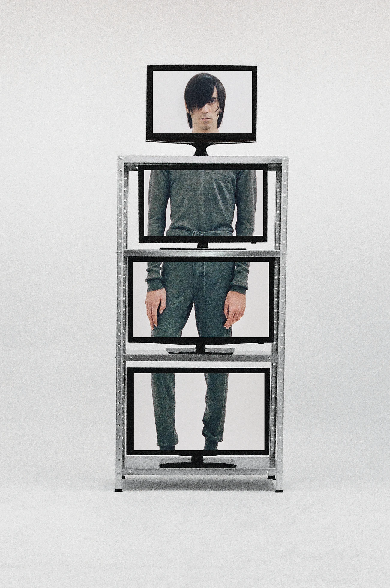 In-dividuo, top, pants and shoes Prada