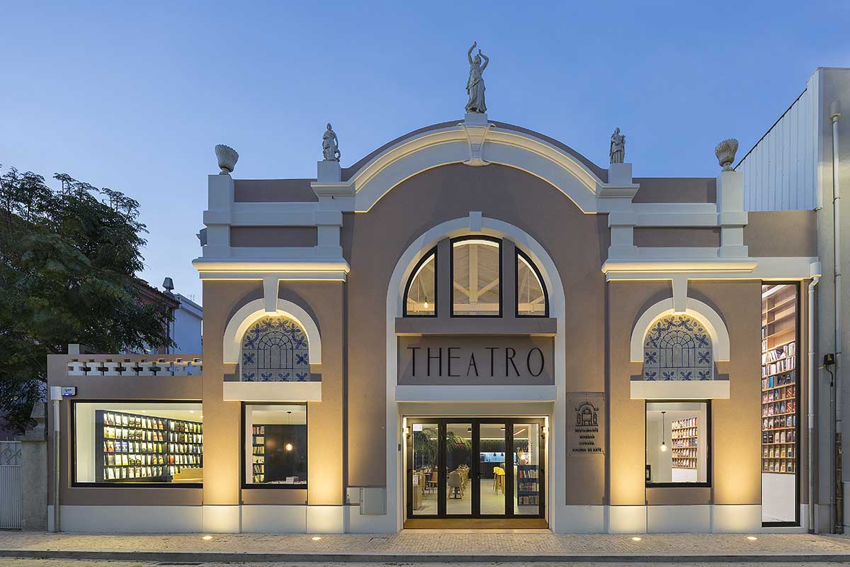 Theatro outside