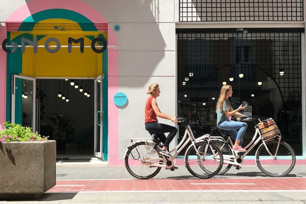 Gnomo, Valencia, outside