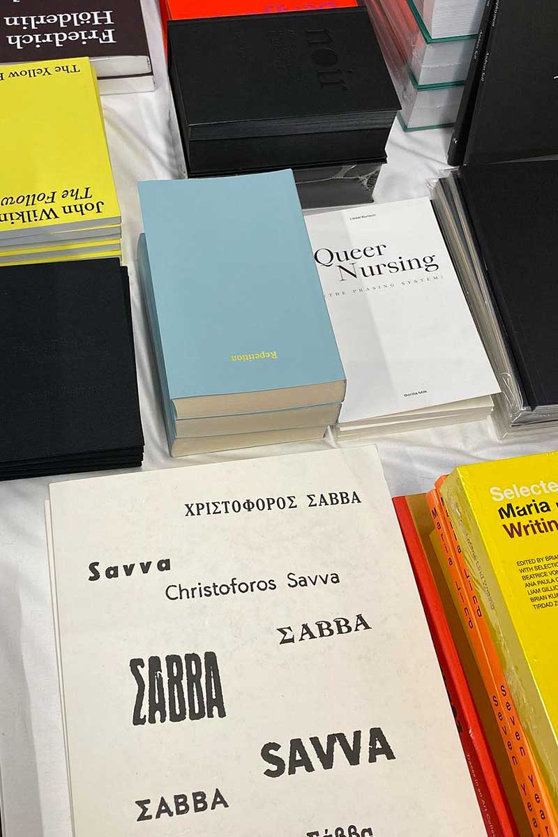 motto books