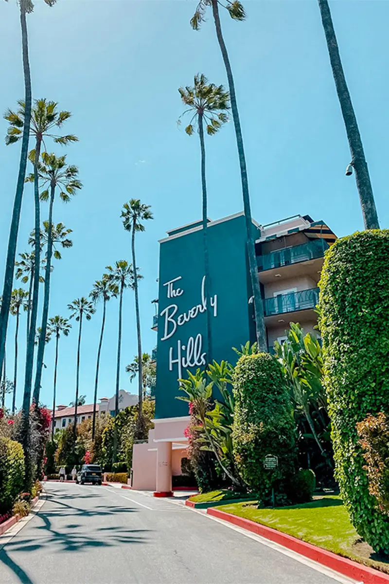 The Beverly Hills hotel: the entry