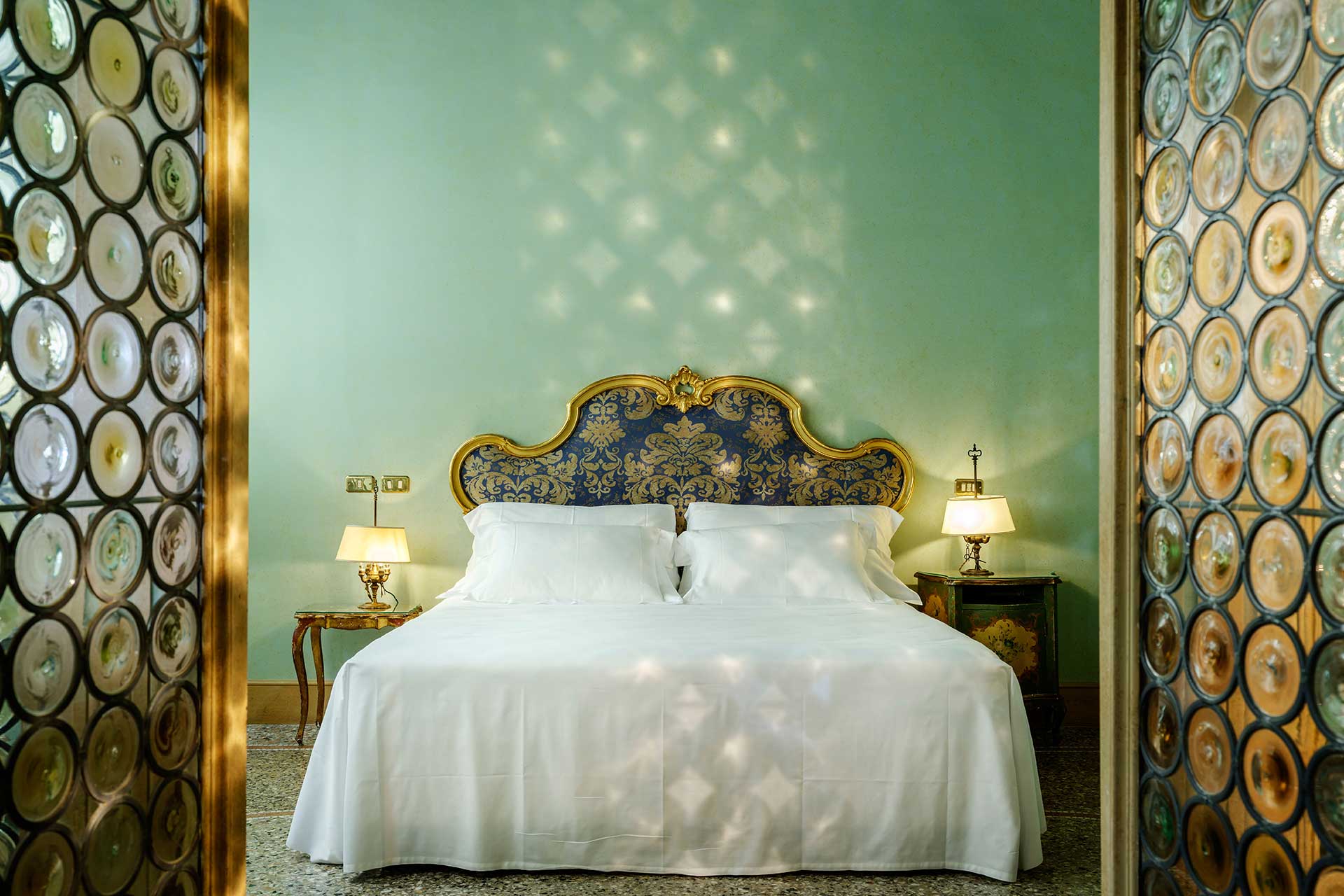 Hotel Locarno, bedroom view