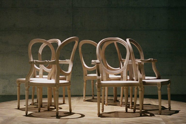 Ensemble(s) quintets, Sam Baron for Dior The Medallion Chair, photography Filippo Ferrarese