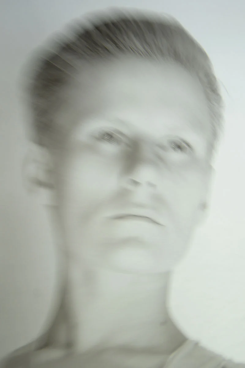 Photography and performance Isabelle Wenzel