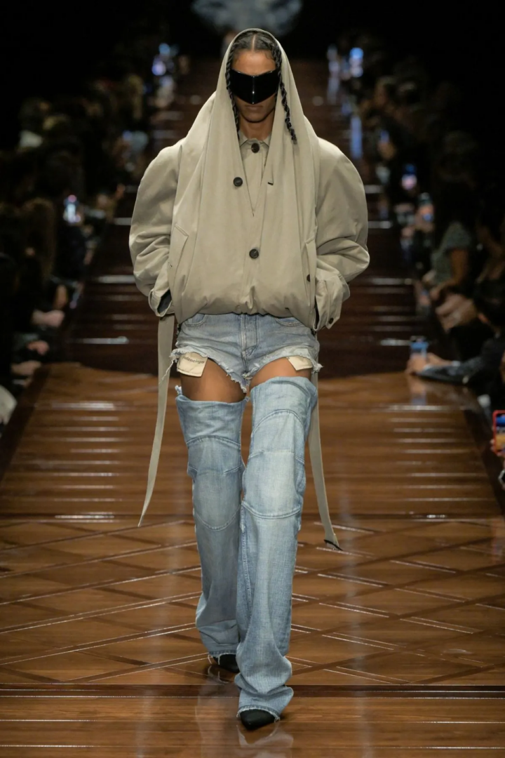 Balenciaga Spring 2025 Ready-to-Wear Collection