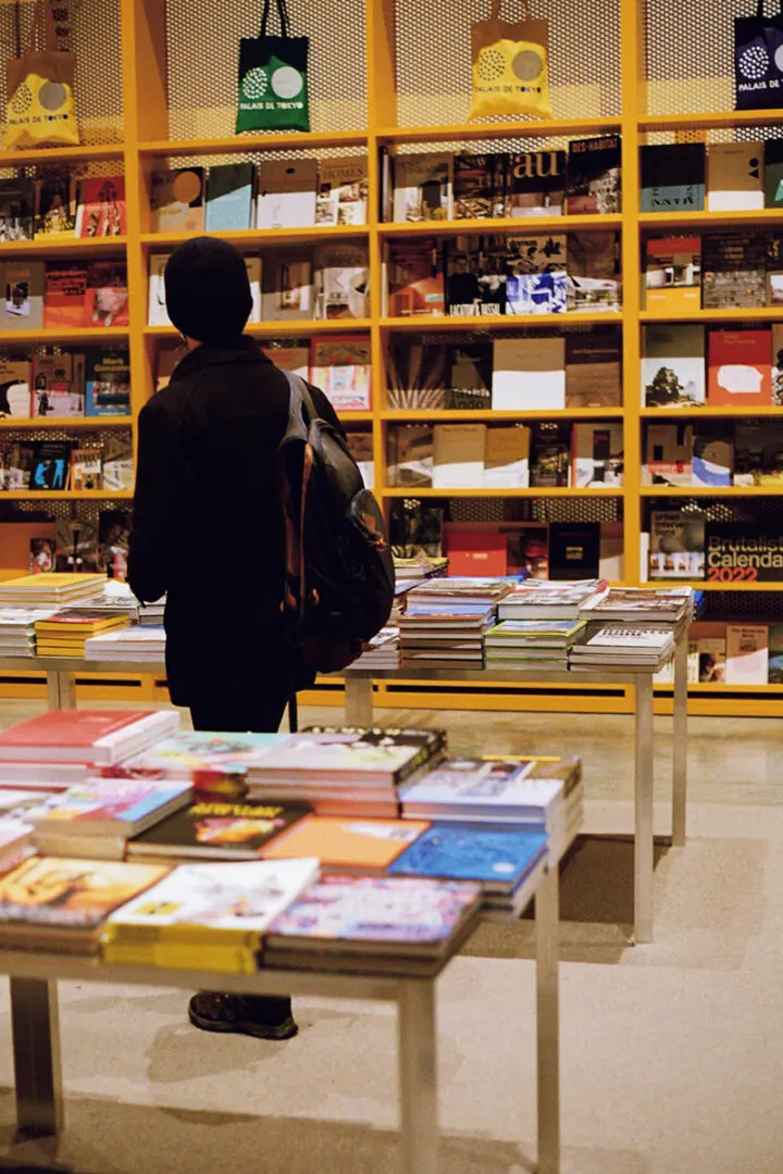 Palais de Tokyo bookstore, books on shelves
