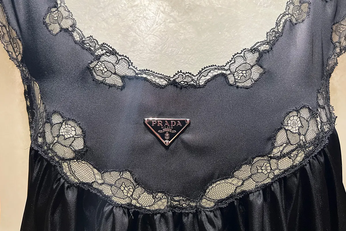 Prada SS 2023 Womenswear Touch of Crude, detail. Credits Matteo Mammoli