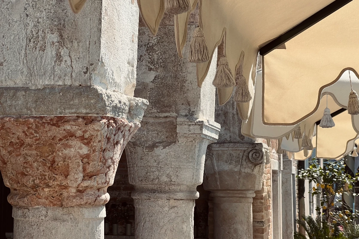 The Venice Venice, m'art dehor