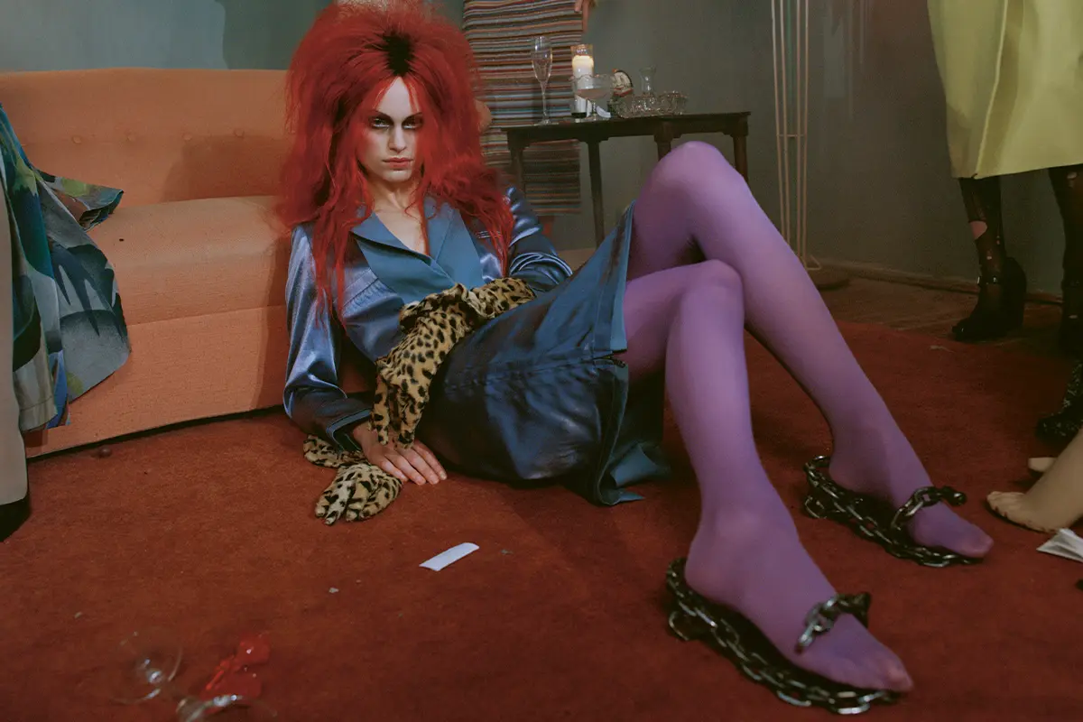 blazer and skirt FENDI, gloves ELLEN RAJALA, shoes COLLECTIE ARNHEM