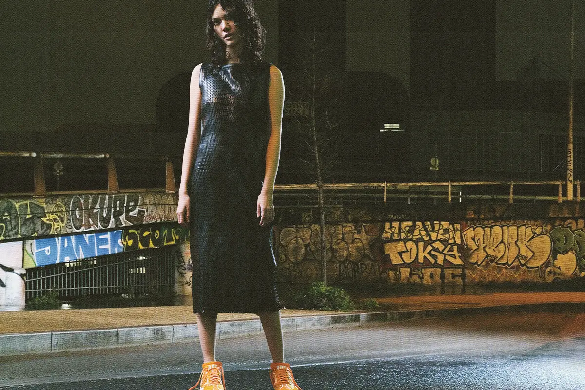dress HERMÈS, sneakers 13 09 SR