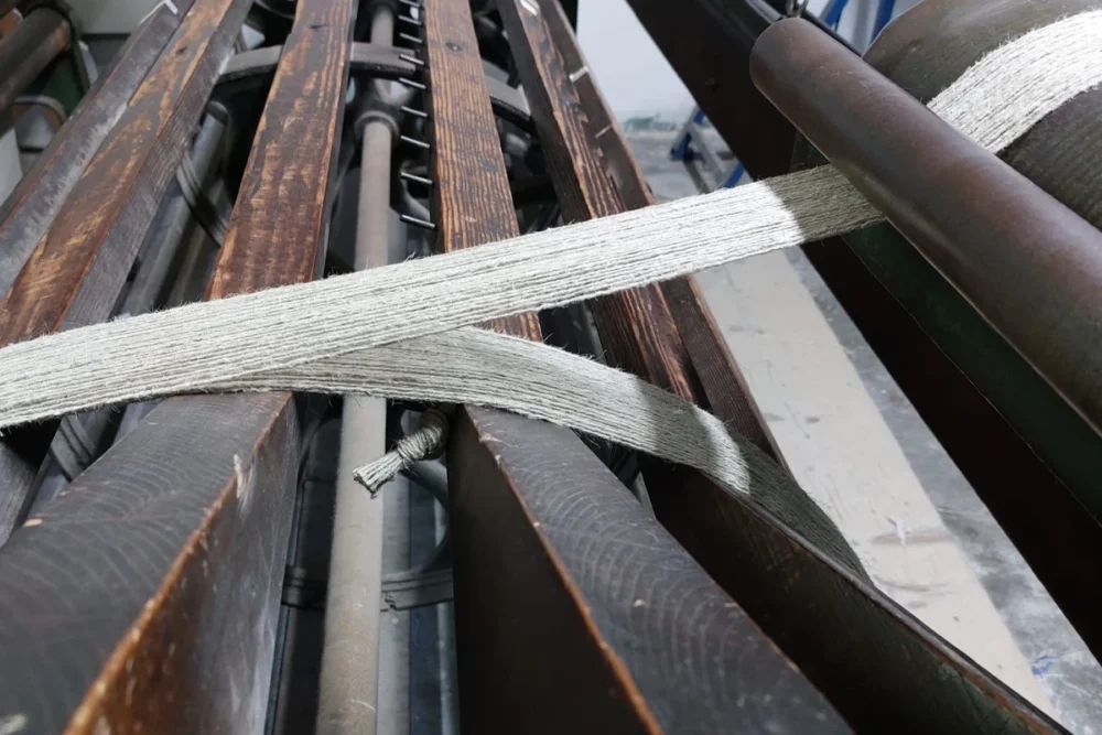 Hemp Spinning, credit Carlo Colombo
