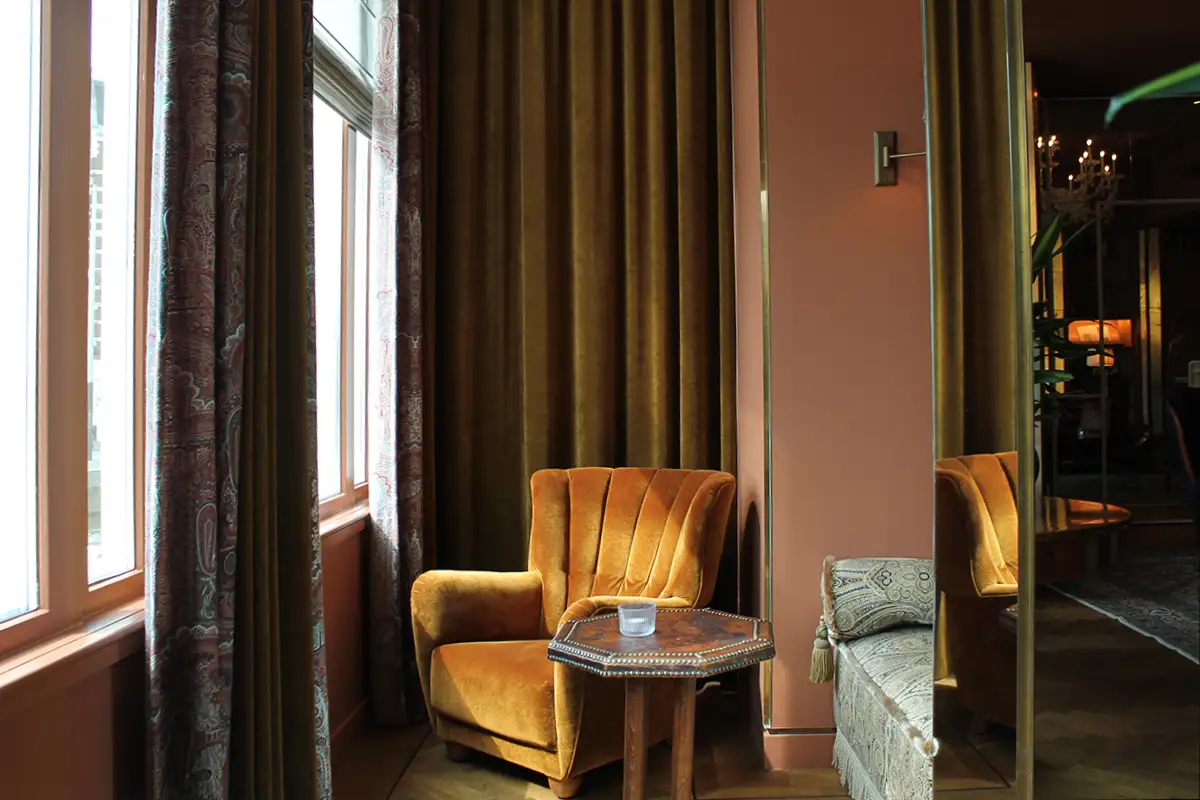 Sitting corner, velvet armchair, De L'Europe, Amstedam