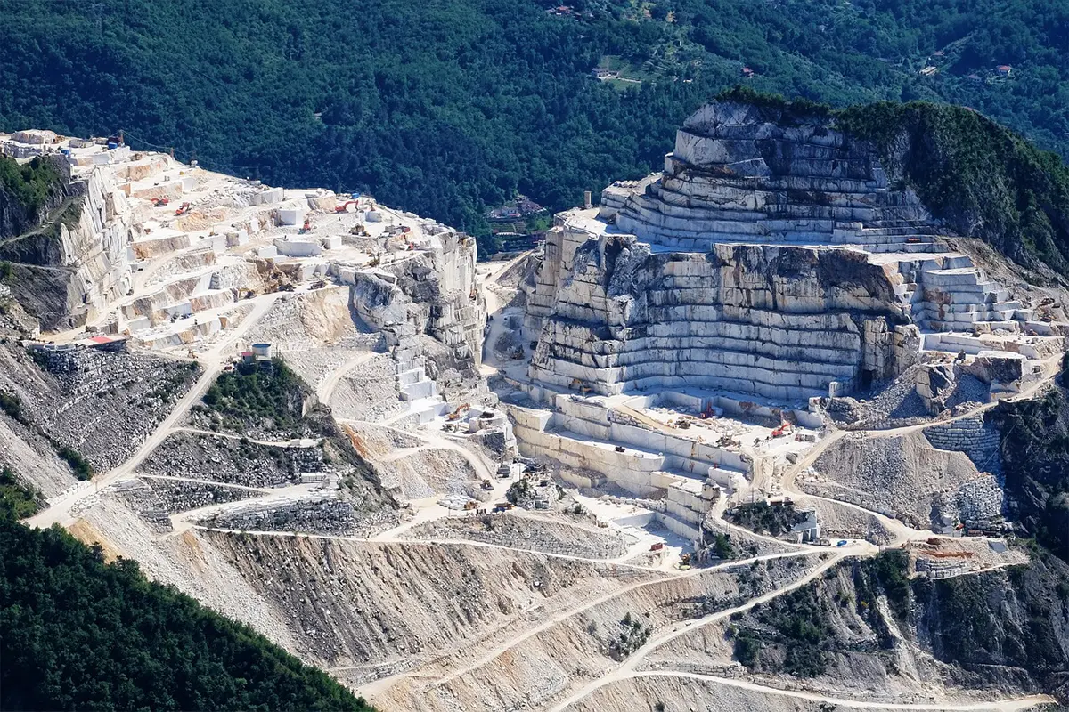 Cave di marmo di Carrara, Alpi Apuane