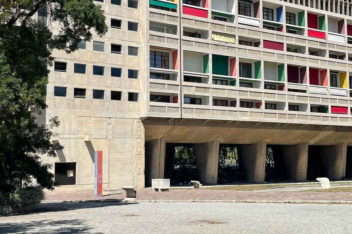Le Corbusier, Unite d'Habitation - l'entrata