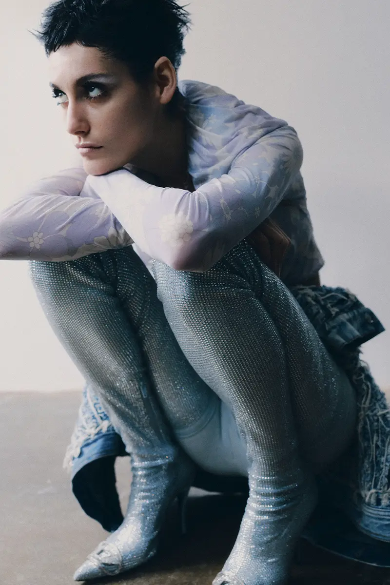 Top Jacquemus @Ssense, pantaboots Diesel, jacket 1017 Alyx 9SM.Photography Manon Clavelier, styling Nelly Carle