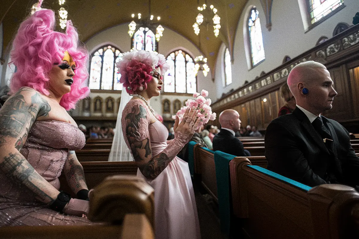 Lampoon, Angelo Formato photography - drag queens in the church