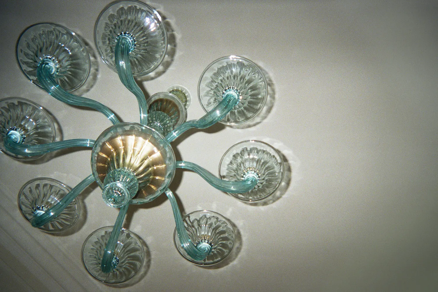 Lampadario di vetro in uan stanza di Palazzo Ripetta Roma