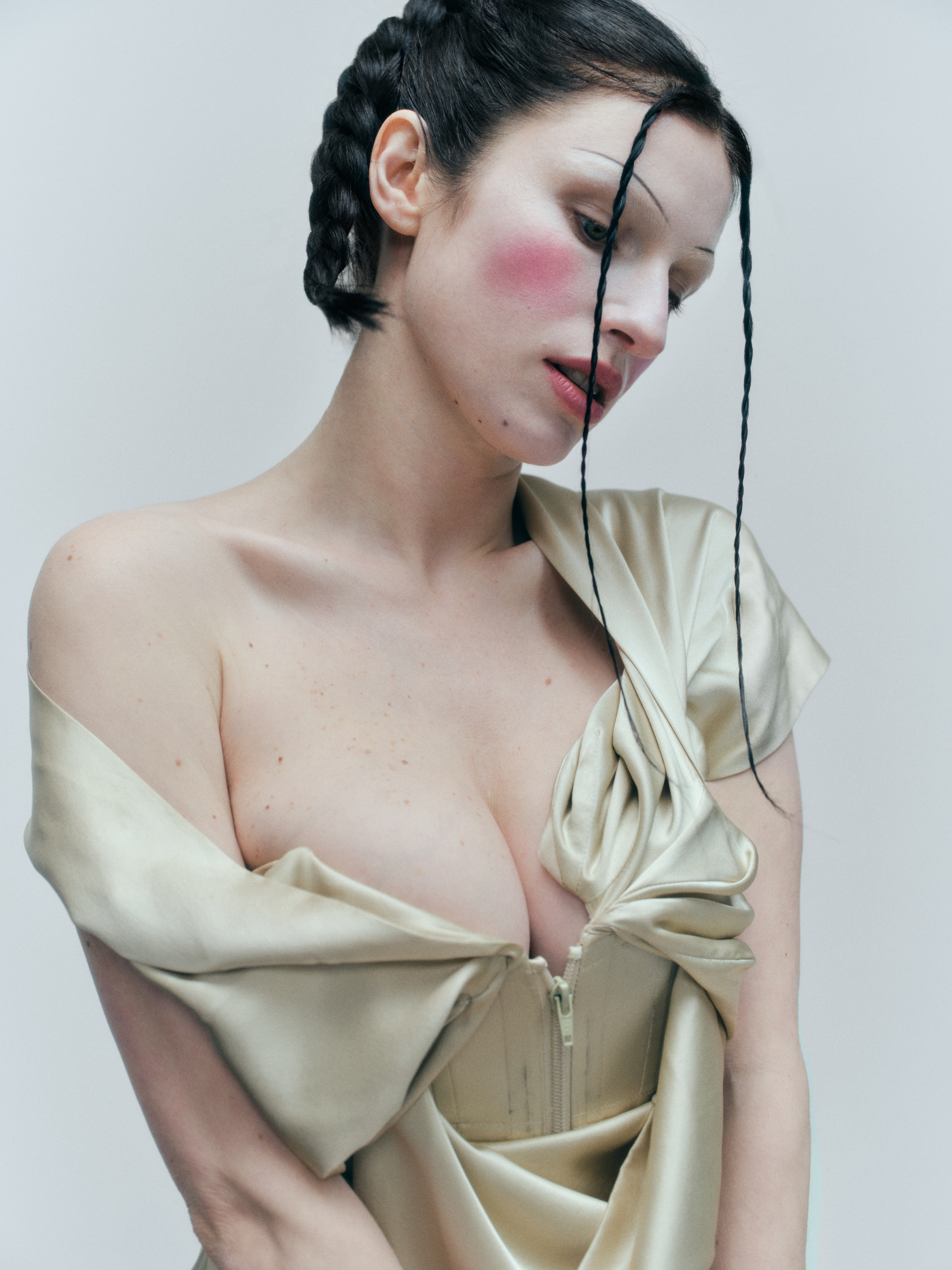 Tali Lennox shot by Oliva Malone, styling Carolina Orrico