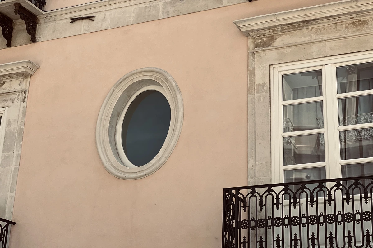 Palazzo Artemide, Ortigia, dettaglio facciata