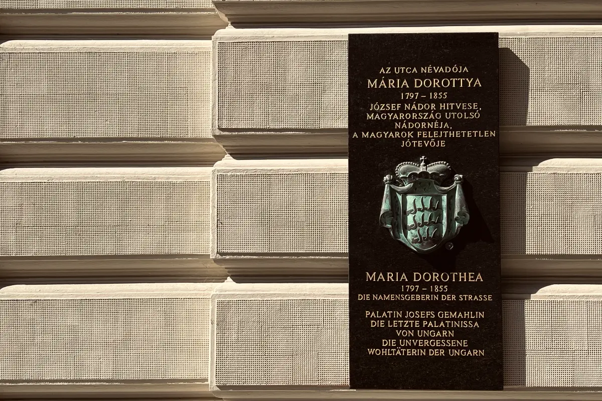 Dorothea Hotel Budabest – la targa dedicata all'arciduchessa