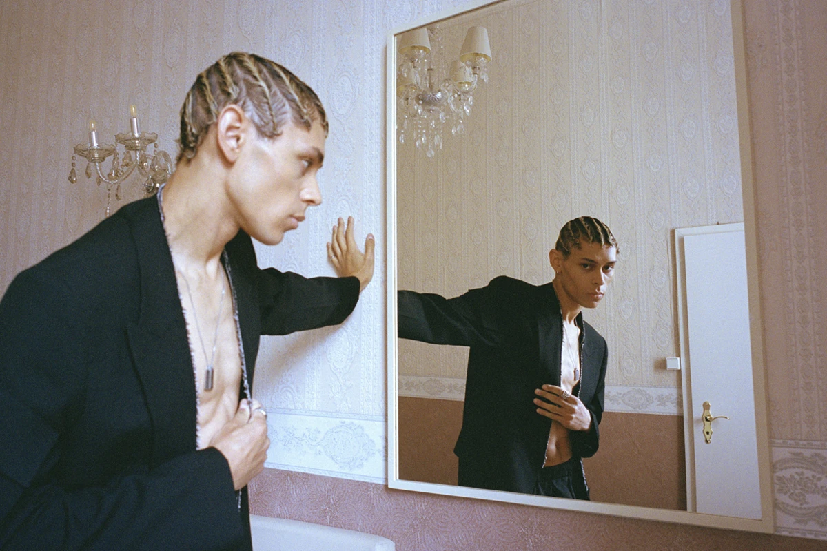 Gavriel wears full look 1017 Alyx 9SM. Photography Frederik Rüegger, styling Léon C. Romeike