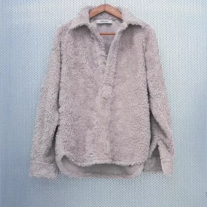 PRT.040.108 Polo Hemp Shirt with Fur Fabric made out of alpaca wool, silk and hemp, in natural cream white or anthracite gray front