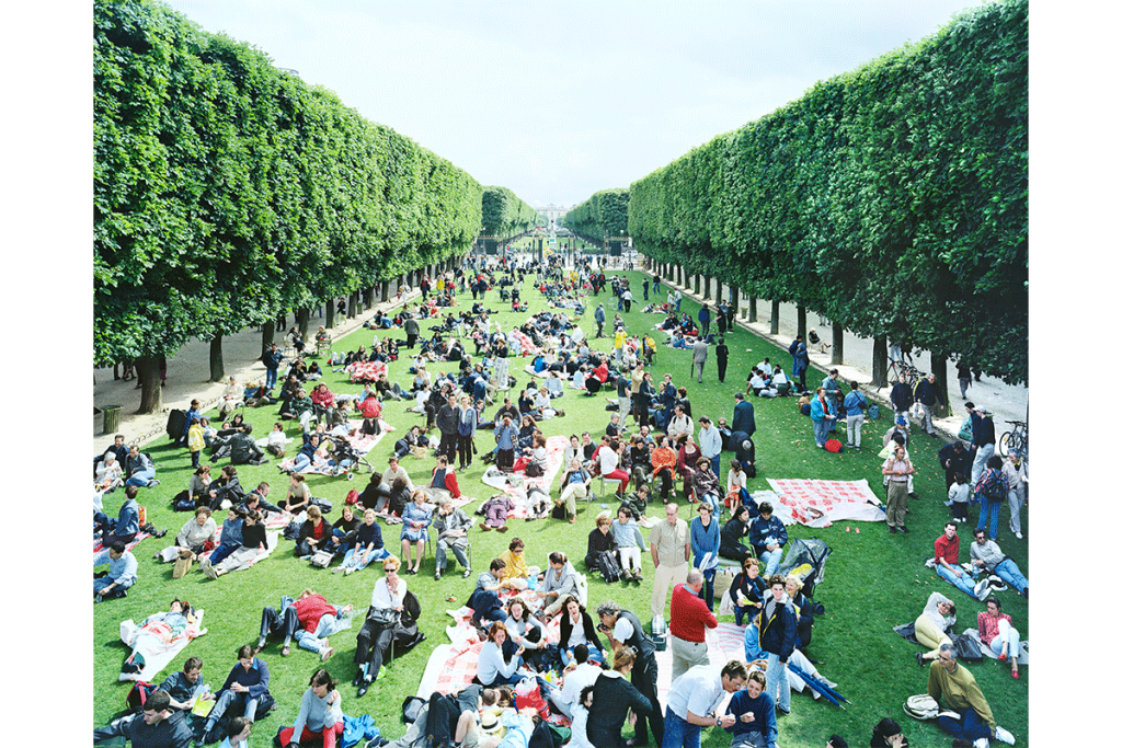 Massimo Vitali, Picnic Allée, 2000