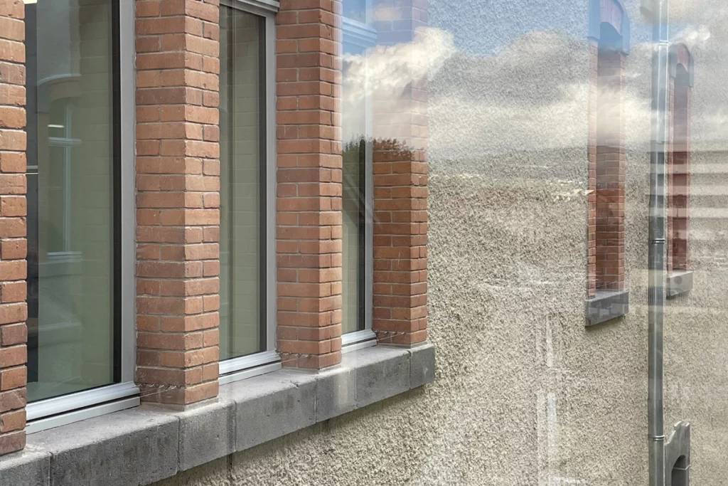 The Riom manufactory building is a former tobacco factory built of concrete and brick