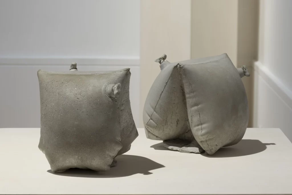 CeMento, 2019 elena bellantoni dettaglio braccioli, courtesy dell'artista