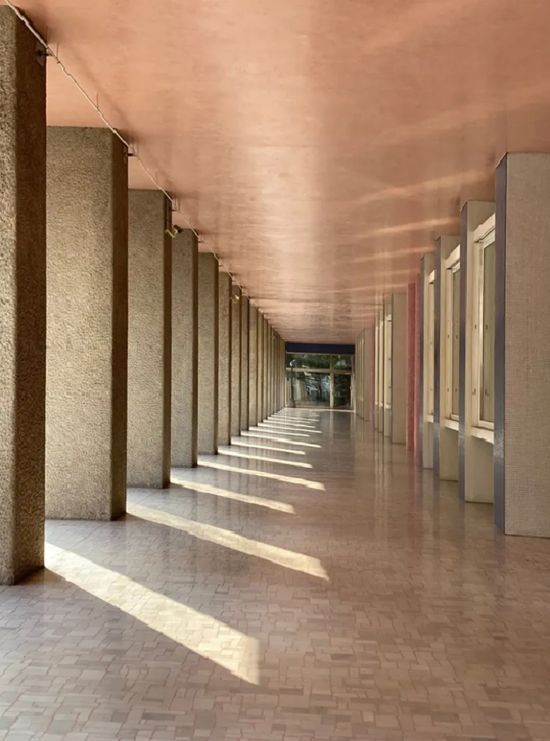 Palazzo INA, portico