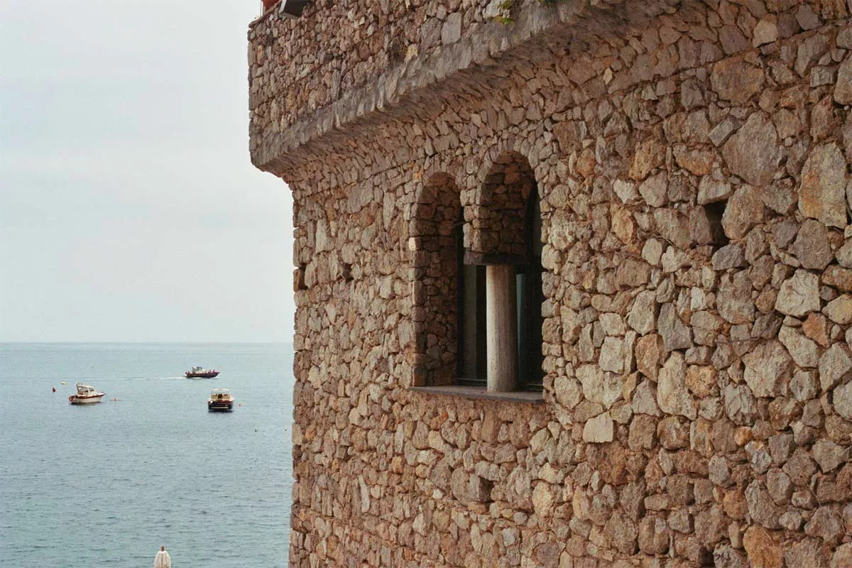 Borgo Santandrea, Amalfi, windows over the beach club