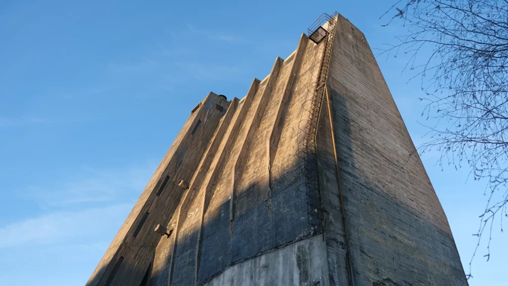 Alvar Aalto, Silo ad Oulu, Finlandia