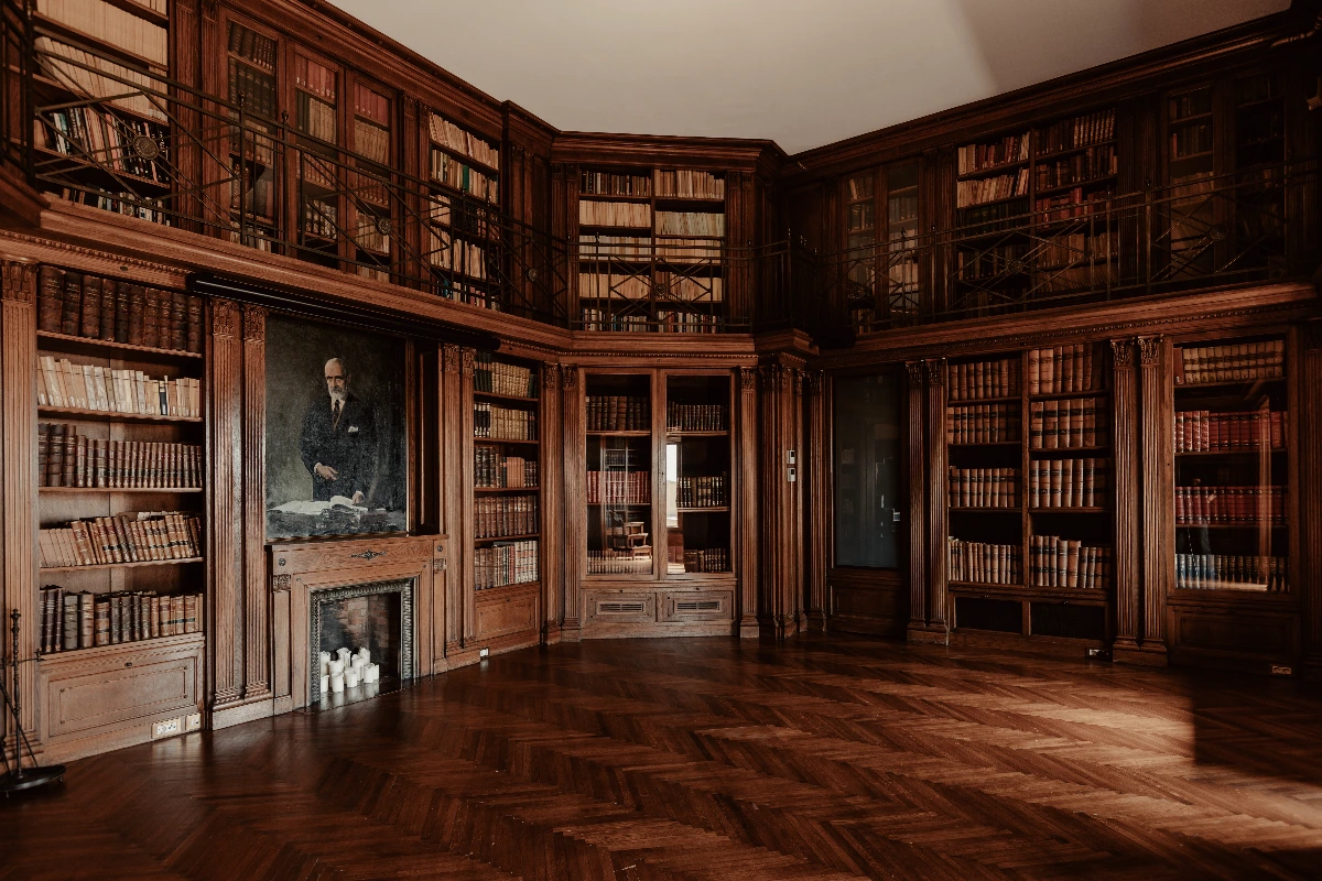 Grand Hotel Central Library