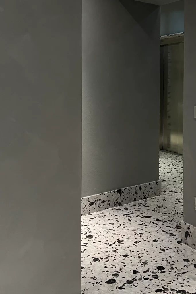 Palazzo Utini, 'cementine' details