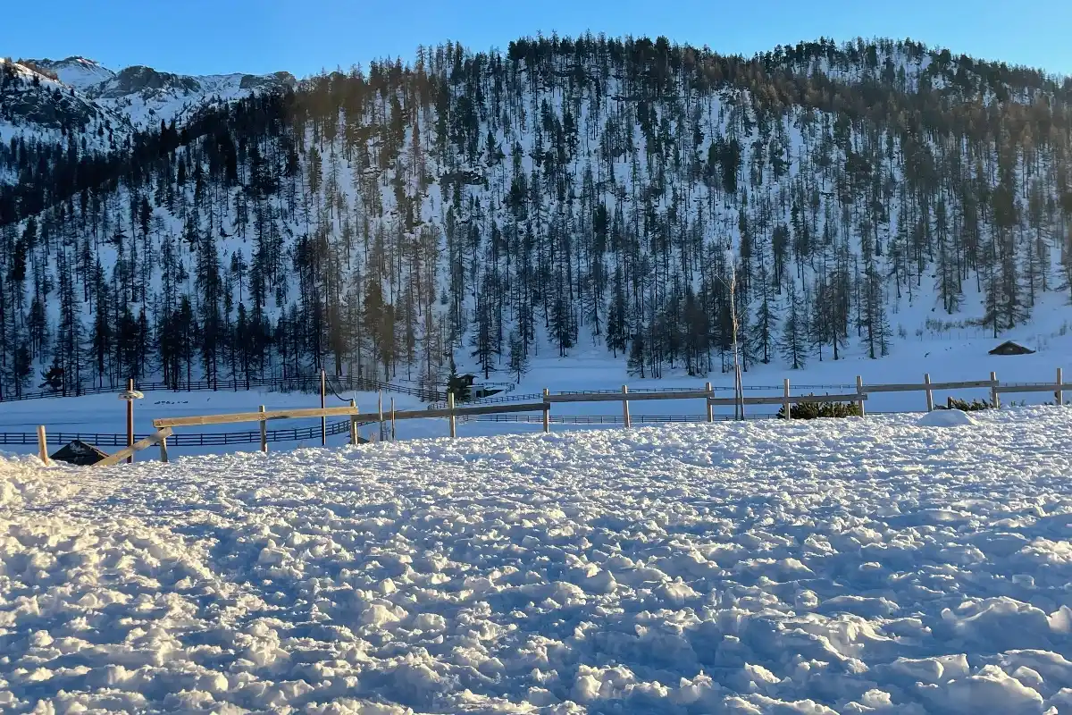 La neve in Francia, al tramonto