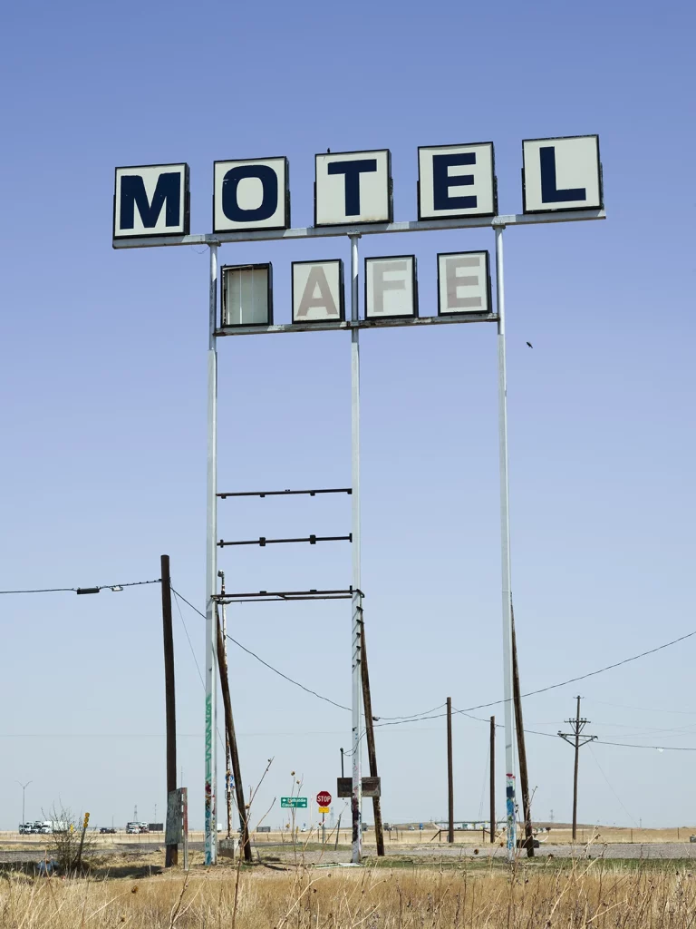 Motel Sign (c) Robin de Puy