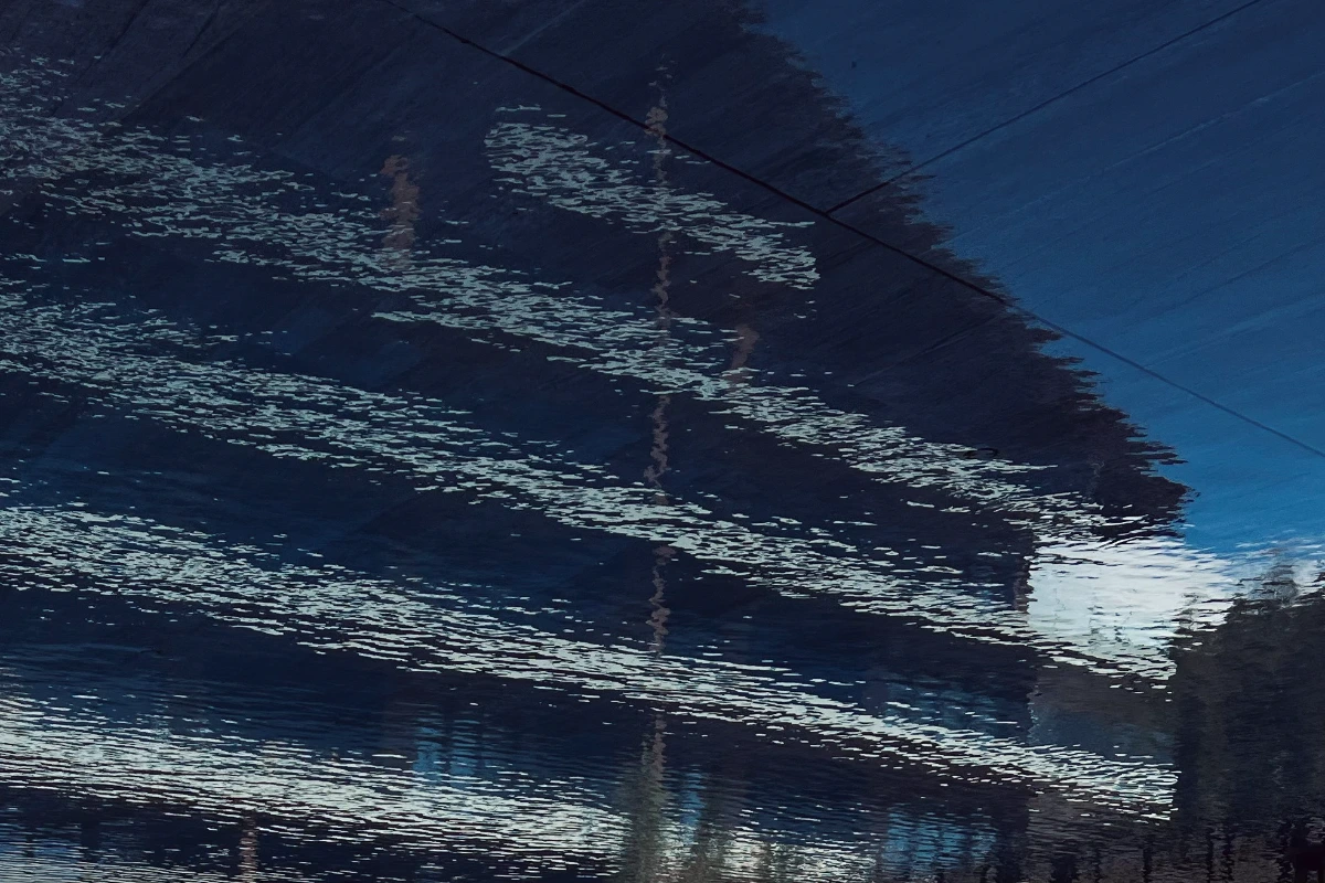 The Architecture reflectin on the pool