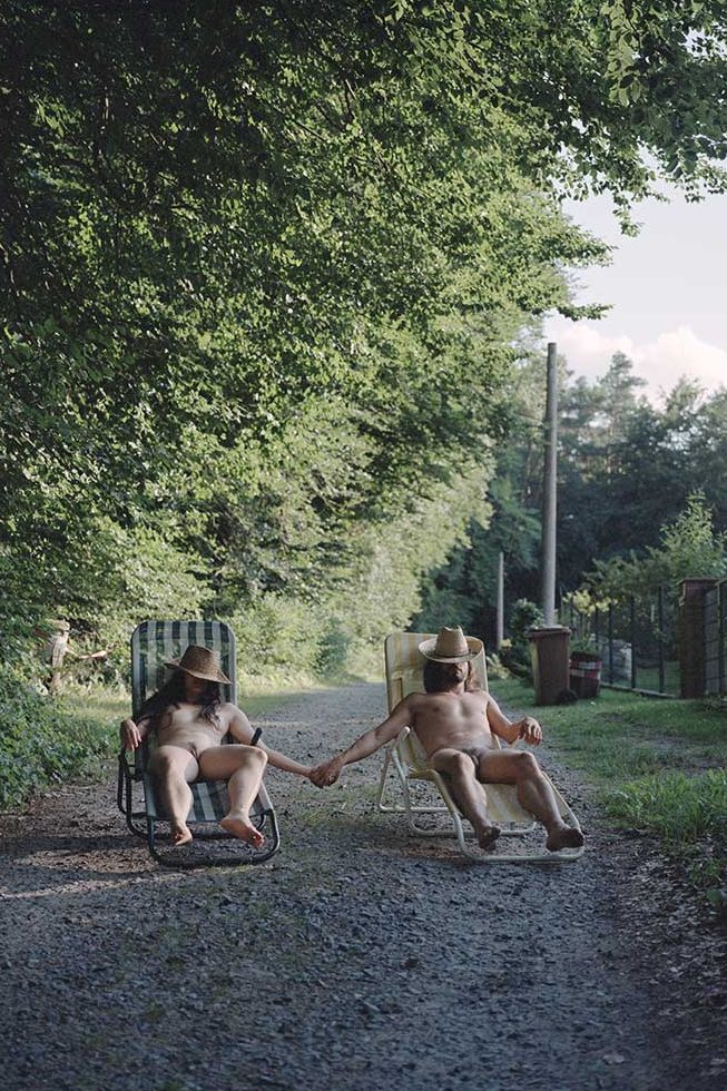 hand in hand, Photography AdeY, Lampoon