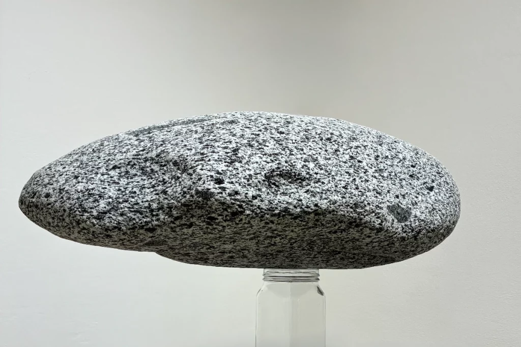 Arcangelo Sassolino, Impartial Silence. Dalla mostra Present Tense alla Galleria Continua di San Gimignano
