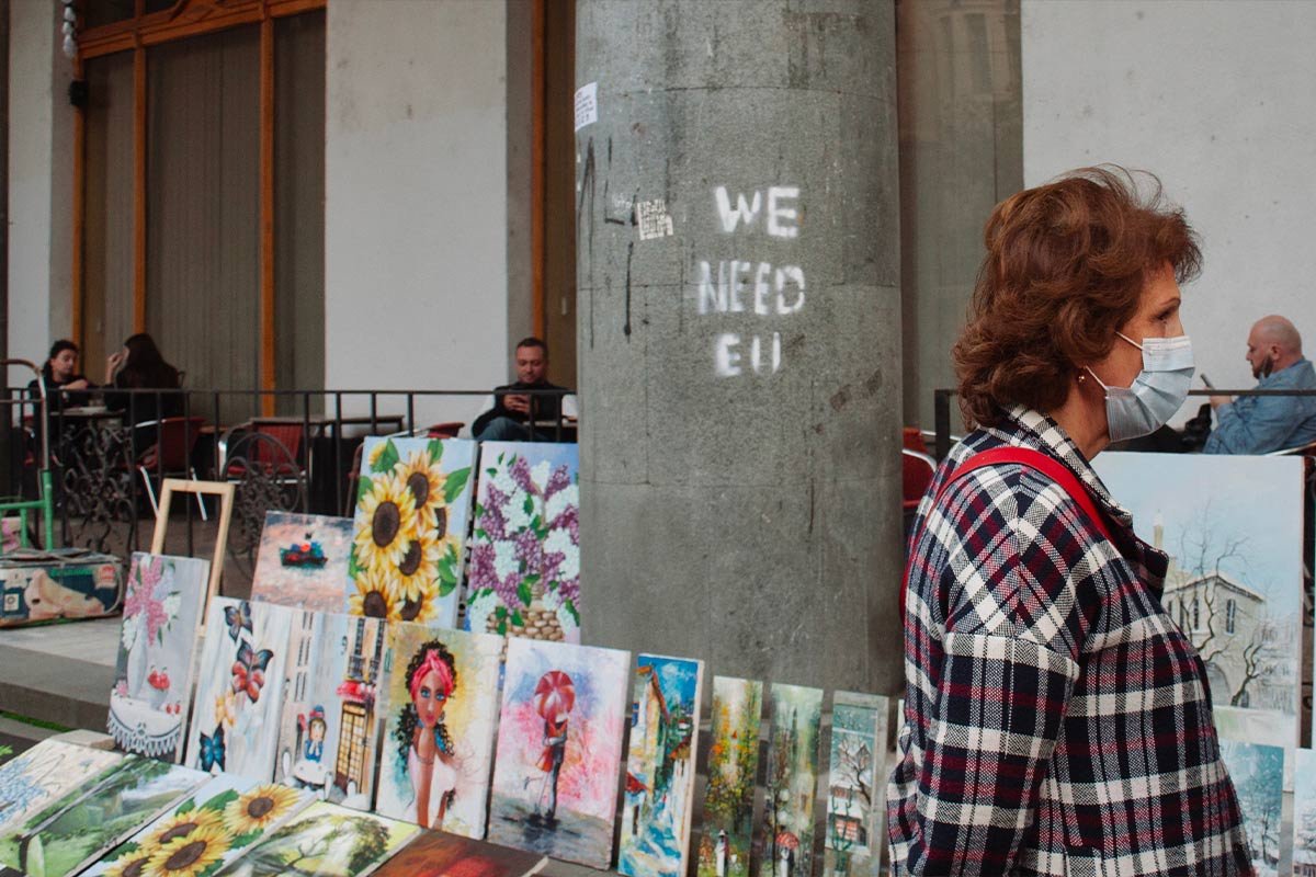 Lampoon, A lady shopping in a market in the center of Tbilisi, photo credit Matilde Moro