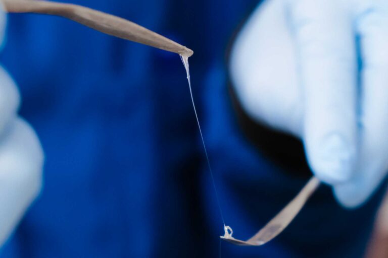 The sustainable polycarbonate adhesive created by Grinstaff team