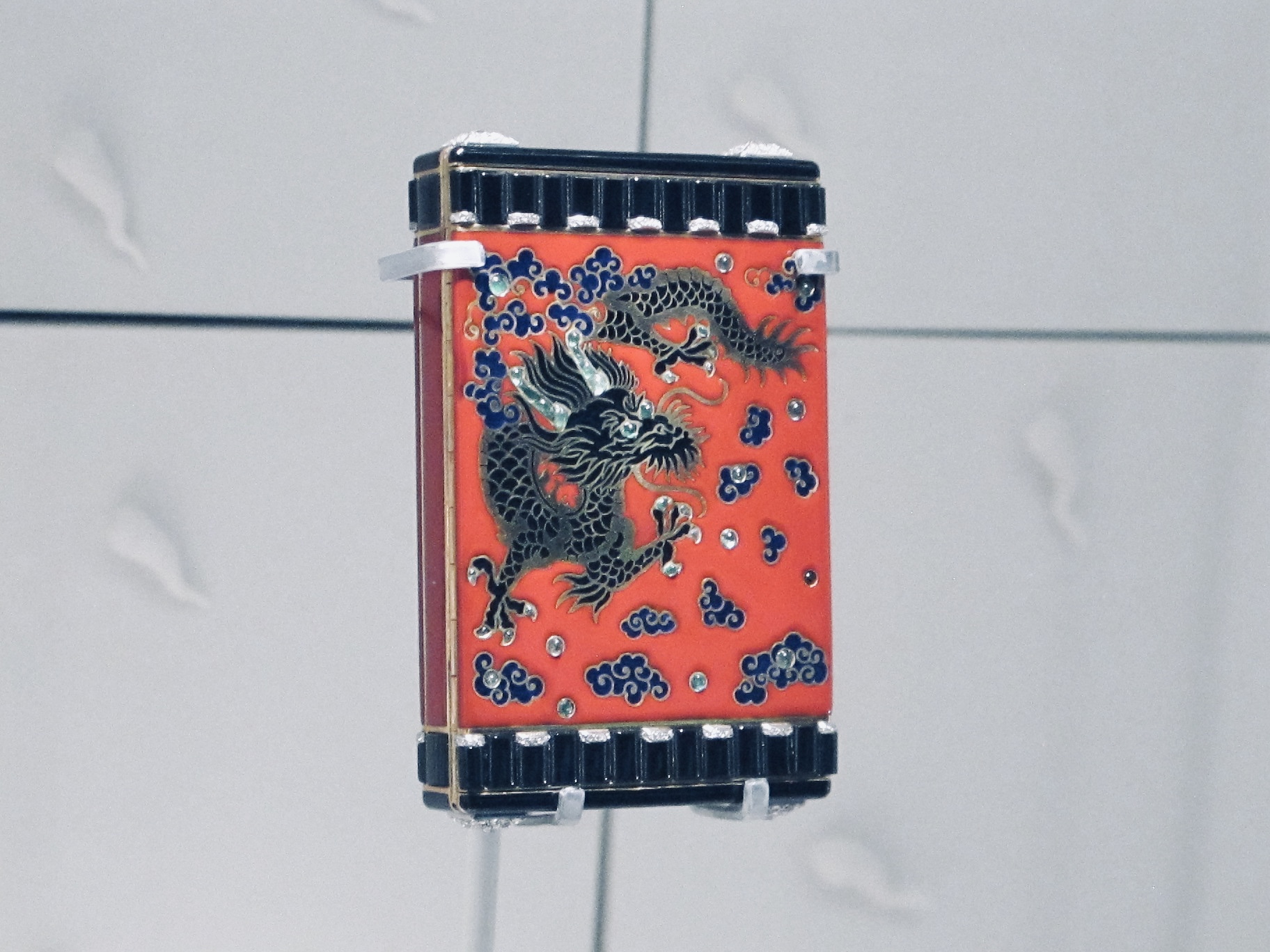 Cartier, The Power of Magic, Chinese dragon vanity case, Cartier Paris 1927