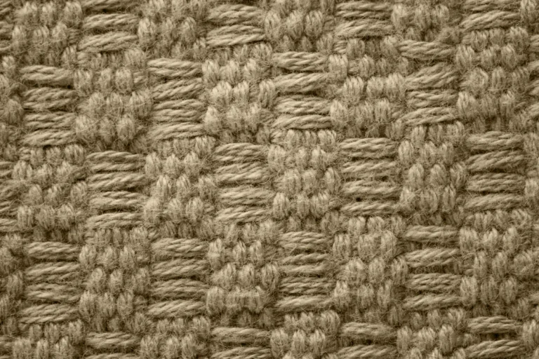 Coltivare e lavorare la canapa per uso tessile|||Lampoon. The Bad Seeds company - realizzare capi in tessuto di canapa|La filiera della canapa: dalla fibra ai prodotti finiti – vestiti