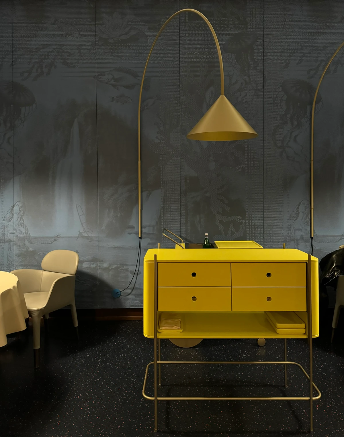 Contraste Milan, design details