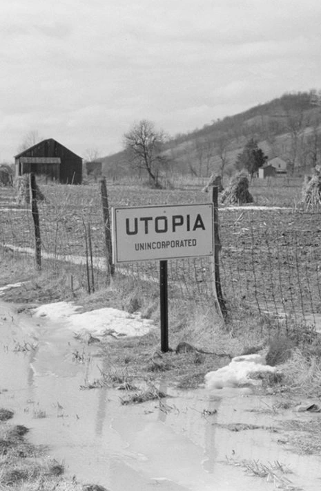 |SLAB CITY SENTRY BOX. IMAGE ANNIE SCHNEIDER