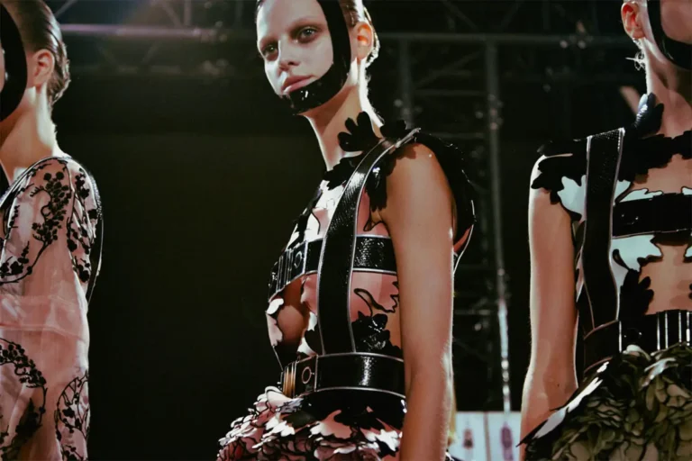 Lampoon Detail Alexander-Mcqueen springsummer 2015