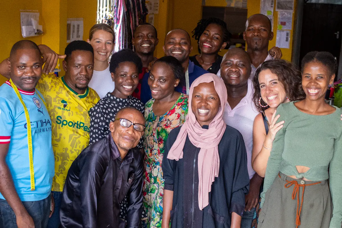 Endelea, Francesca De Gottardo e il team di Endelea in Tanzania