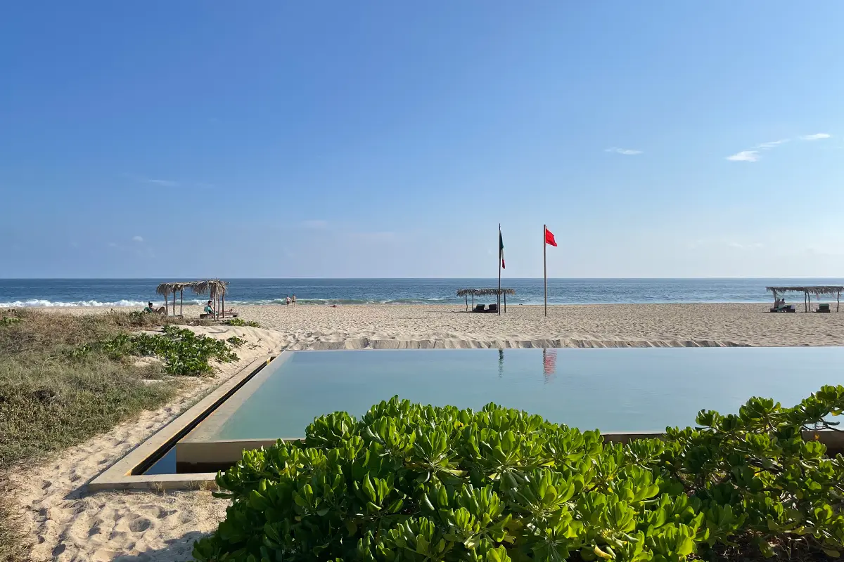 Escondido Hotel, the beach over the pool